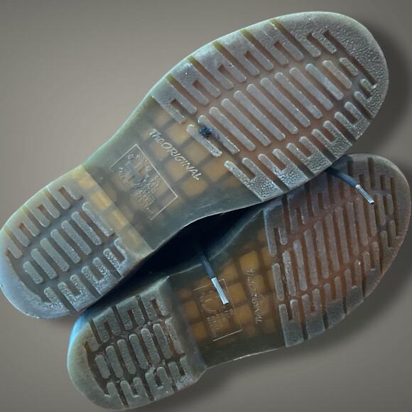 Women's Size 8 DR. MARTENS 11822 Black Leather Combat Boots Excellent Condition - Picture 12 of 13